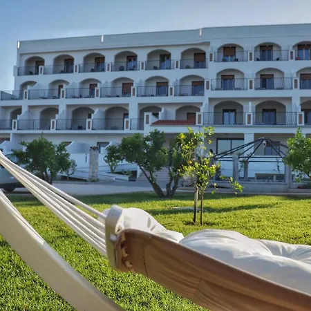 ホテル Puglia Garden 4*